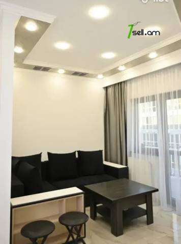 3 սենյականոց բնակարան նորակառույց շենքում Հանրապետության փողոցում, 55 քմ, նախավերջին հարկ