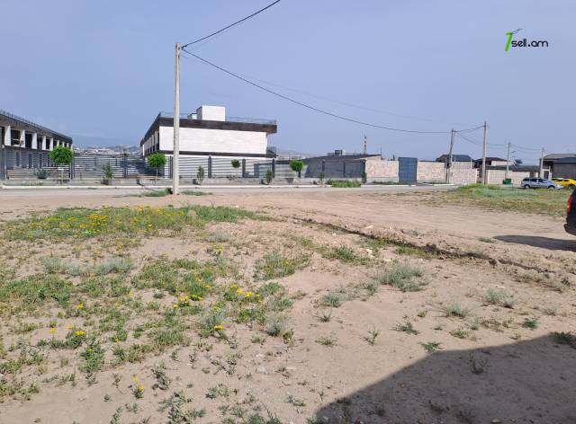 Հողատարածք 400քմ