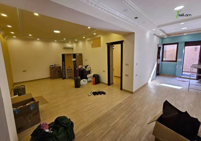 Երեք հարկանի տուն Պրահայի փողոցում կենտրոնում, 920 ք.մ., 3+ սանհանգույց, մասնակի վերանորոգում