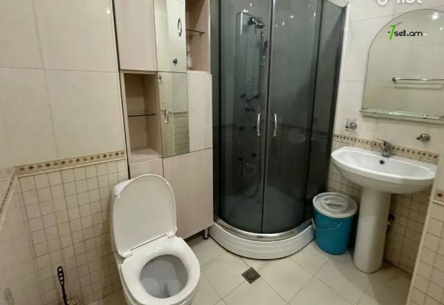 2 սենյականոց բնակարան Կիևյան փողոցում, 56 քմ, բարձր առաստաղներ, եվրովերանորոգված, քարե շենք