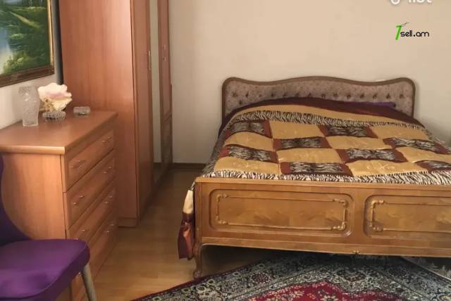 4 սենյականոց բնակարան Մեսրոպ Մաշտոցի պողոտայում, 136 ք.մ., 2 սանհանգույց, բարձր առաստաղներ