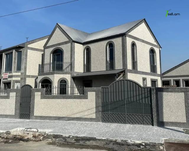 Երկու հարկանի տուն Կենտրոնական փողոցում Գեղանիստում, 180 քմ, 2 սանհանգույց