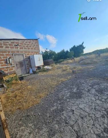 Գյուղատնտեսական հողատարածք Զովունիում, 12,000 ք.մ.