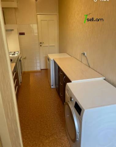 4 սենյականոց բնակարան, Սայաթ-Նովա թաղամաս, 100 քմ, 1/9 հարկ, 2 սանհանգույց, կոսմետիկ վերանորոգում