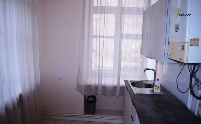 2 սենյականոց բնակարան Մհեր Մկրտչյանի փողոցում, 55 քմ, 1/3 հարկ, բարձր առաստաղներ