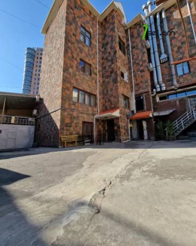 Բազմաֆունկցիոնալ գույք Պարոնյան փողոցում կենտրոնում, 280 ք.մ.