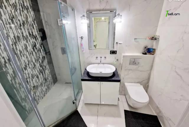 4 սենյականոց բնակարան նորակառույց շենքում Վերին Անտառային փողոցում, 146 ք.մ., 2 սանհանգույց