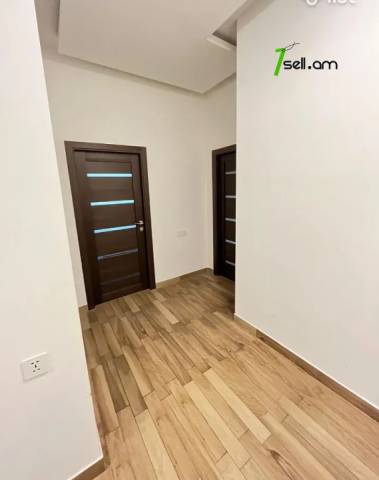 4 սենյականոց բնակարան նորակառույց շենքում Պարույր Սևակի փողոցում, 170 ք.մ., 2 սանհանգույց