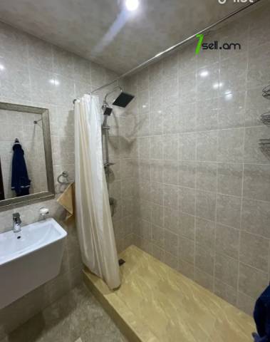 3 սենյականոց բնակարան նորակառույց շենքում Ծարավ աղբյուրի փողոցում, 101 ք.մ., 9/16 հարկ