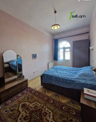 3 սենյականոց բնակարան Ազատության պողոտայում, 83 քմ, նախավերջին հարկ, բարձր առաստաղներ