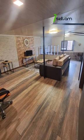 1 սենյականոց բնակարան Եզնիկ Կողբացու փողոցում, 45 քմ, կապիտալ վերանորոգված