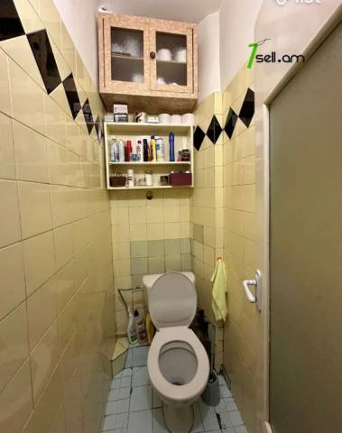 3 սենյականոց բնակարան Մամիկոնյանց փողոցում, 77 քմ, նախավերջին հարկ, կապիտալ վերանորոգված, քարե շենք