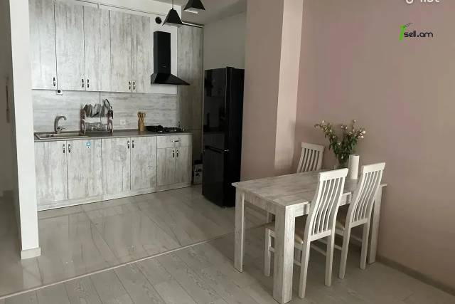2 սենյականոց բնակարան նորակառույց շենքում Պարույր Սևակի փողոցում, 70 ք.մ., 10/15 հարկ