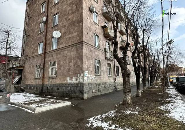 3 սենյականոց բնակարան Բաբայան փողոցում, 98 ք.մ., բարձր առաստաղներ, 1/5 հարկ, քարե շենք