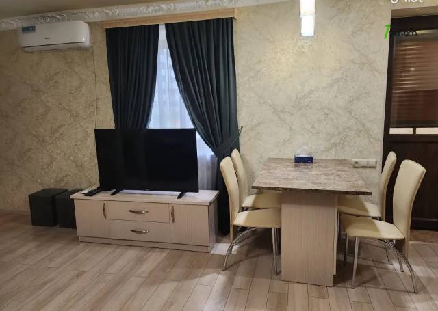 2 սենյականոց բնակարան Կոմիտասի պողոտայում, 55 ք.մ., 3/5 հարկ, եվրովերանորոգված, քարե շենք