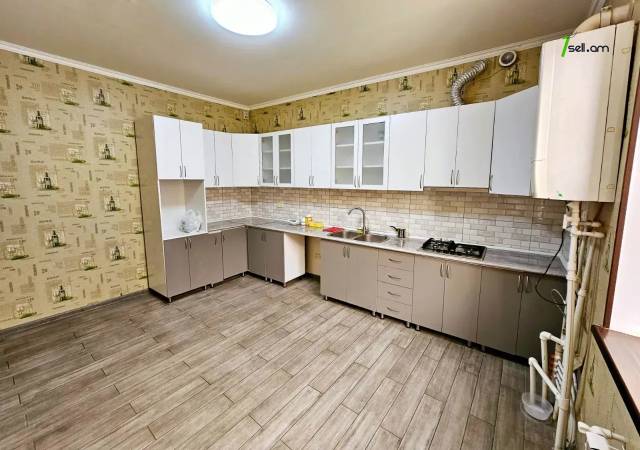 Բազմաֆունկցիոնալ գույք Մելքումովի փողոցում Աջափնյակում, 600 ք.մ.