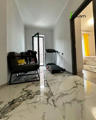 Երկու հարկանի քարե տուն 21-րդ փողոցում Զովունիում, 220 ք.մ., 2 սանհանգույց, կապիտալ վերանորոգված