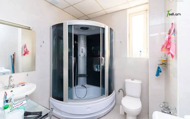 3 սենյականոց բնակարան նորակառույց շենքում Պարոնյան փողոցում, 101 քմ, 8/11 հարկ, բարձր առաստաղներ