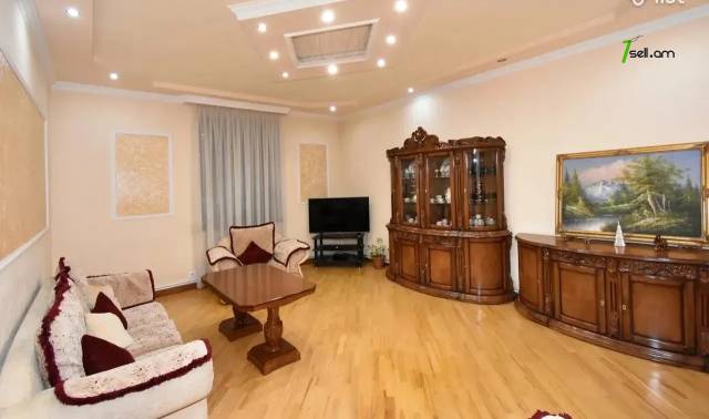 4 սենյականոց բնակարան Էրեբունու փողոցում, 104 ք.մ., 3/5 հարկ, բարձր առաստաղներ