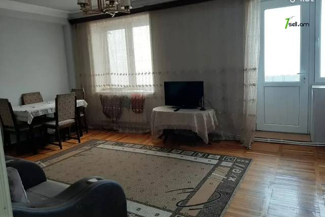 3 սենյականոց բնակարան Զաքարիա Քանաքեռցու փողոցում, 81 ք.մ., կոսմետիկ վերանորոգում, քարե շենք