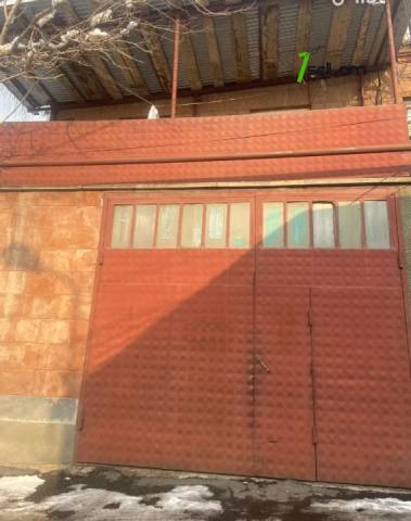 Երկու հարկանի քարե տուն Ավան 5-րդ փողոցում Ավանում, 640 ք.մ., 2 սանհանգույց