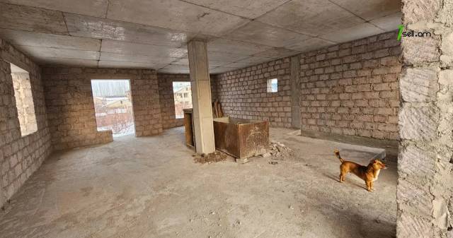 Երկու հարկանի տուն Պարույր Սևակի փողոցում Ավանում, 800 ք.մ., 2 սանհանգույց