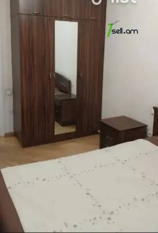 3 սենյականոց բնակարան Տիգրան Պետրոսյանի փողոցում, 76 ք.մ., 4/9 հարկ, մասնակի վերանորոգում