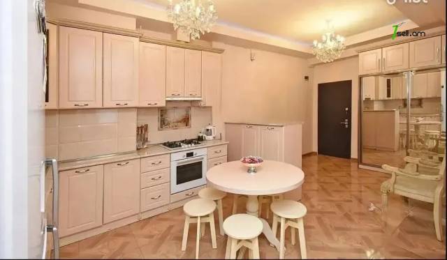 4 սենյականոց բնակարան նորակառույց շենքում Մեսրոպ Մաշտոցի պողոտայում, 102 քմ, 3/14 հարկ