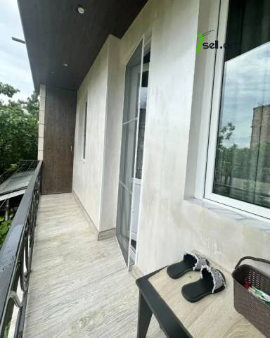 2 սենյականոց բնակարան Շոպրոնի փողոցում, 68 քմ, 1/5 հարկ, կապիտալ վերանորոգված, քարե շենք