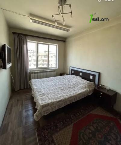 3 սենյականոց բնակարան Ռայնիսի փողոցում, 78 ք.մ., կապիտալ վերանորոգված