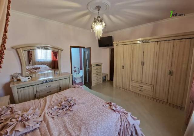 Երկու հարկանի քարե տուն Բագրևանդի 23-րդ փողոցում Նոր Նորքում, 800 ք.մ., 3+ սանհանգույց