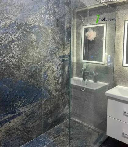 3 սենյականոց բնակարան նորակառույց շենքում Կարապետ Ուլնեցու փողոցում, 105 ք.մ., 9/16 հարկ