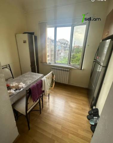 3 սենյականոց բնակարան Ազատության պողոտայում, 67 քմ, նախավերջին հարկ, բարձր առաստաղներ