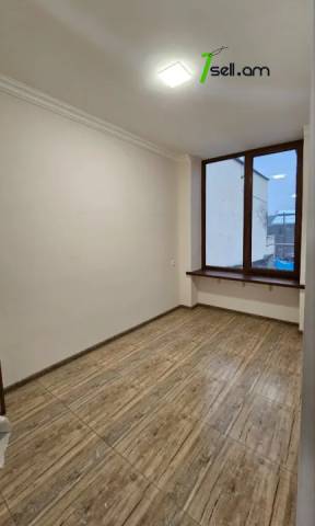 Երկու հարկանի քարե տուն Վահրամ Փափազյան փողոցում Արաբկիրում, 320 ք.մ., 2 սանհանգույց