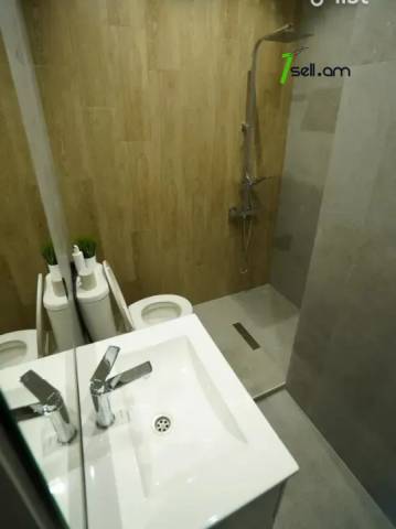 3 սենյականոց բնակարան նորակառույց շենքում Ֆուչիկի փողոցում, 65 քմ, նախավերջին հարկ, 2 սանհանգույց