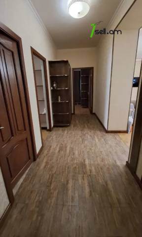 3 սենյականոց բնակարան Սայաթ-Նովայի պողոտայում, 105 քմ, 2/5 հարկ, 2 սանհանգույց, մի քանի պատշգամբ