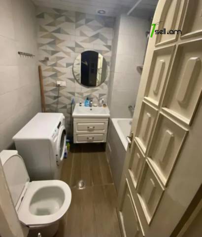 2 սենյականոց բնակարան Երվանդ Քոչարի փողոցում, 52 ք.մ., 9/11 հարկ, կապիտալ վերանորոգված