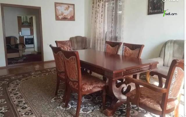 Երկու հարկանի քարե տուն, Մաշտոցի 10-րդ նրբանցք Օշականում, 260 քմ, 2 սանհանգույց