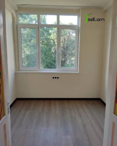 2 սենյականոց բնակարան Էստոնական փողոցում, 54 ք.մ., 2/5 հարկ, կոսմետիկ վերանորոգում, քարե շենք