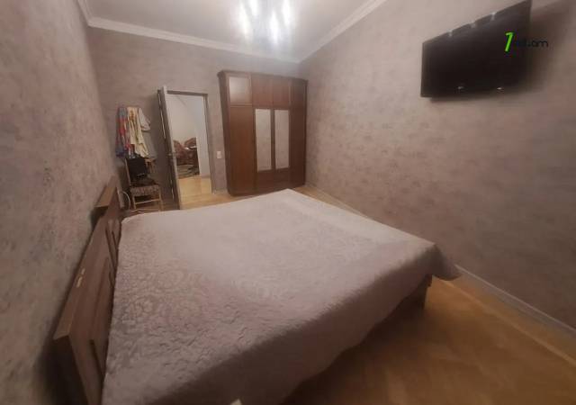 Երկու հարկանի քարե տուն Նանսենի փողոցում Նոր Նորքում, 384 ք.մ., 2 սանհանգույց, կապիտալ վերանորոգված