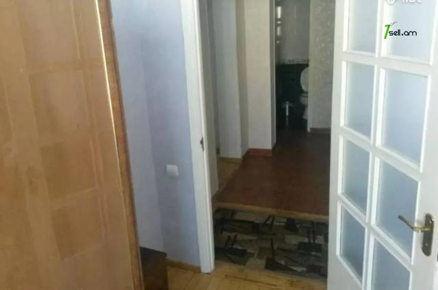 4 սենյականոց բնակարան Լեփսիուսի փողոցում, 92 ք.մ., 2 սանհանգույց, 7/9 հարկ, եվրովերանորոգված