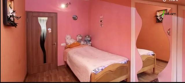 8 սենյականոց բնակարան Գյուրջյան փողոցում, 170 ք.մ., 2 սանհանգույց, դիզայներական ոճով վերանորոգված