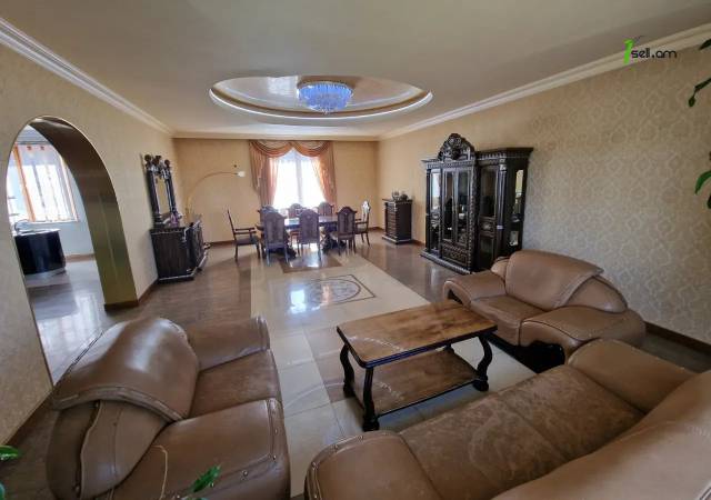 Երկու հարկանի քարե տուն Աշոտ Հովհաննիսյանի փողոցում Նոր Նորքում, 700 ք.մ., 3+ սանհանգույց