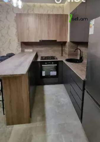 2 սենյականոց բնակարան նորակառույց շենքում Անտառային փողոցում, 50 ք.մ., բարձր առաստաղներ, 2/5 հարկ