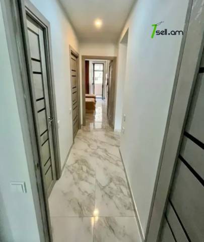 3 սենյականոց բնակարան Եզնիկ Կողբացու փողոցում, 75 ք.մ., 5/9 հարկ, եվրովերանորոգված