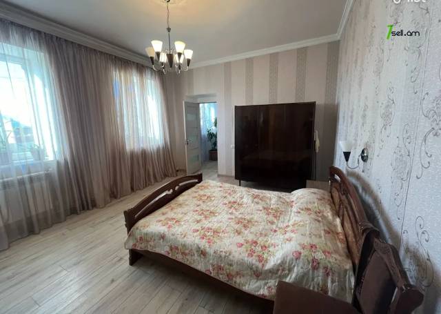 Մեկ հարկանի քարե տուն Բուժաշխատողների փողոցում Նորք Մարաշում, 96 քմ, կապիտալ վերանորոգված