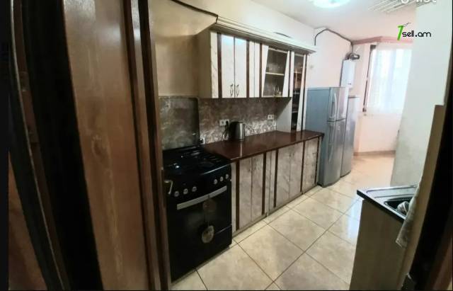 3 սենյականոց բնակարան նորակառույց շենքում Լենինգրադյան փողոցում, 85 ք.մ., եվրովերանորոգված