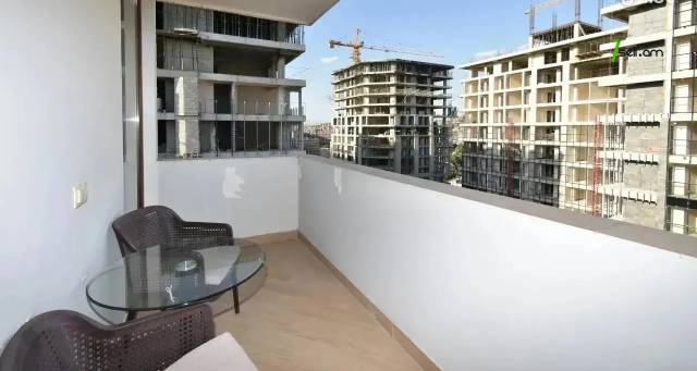 3 սենյականոց բնակարան նորակառույց շենքում Կոմիտասի պողոտայում, 106 ք.մ., նախավերջին հարկ