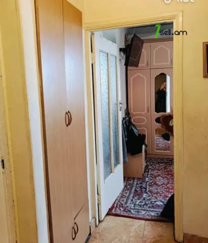 3 սենյականոց բնակարան Նելսոն Ստեփանյան փողոցում, 76 ք.մ., մի քանի պատշգամբ, կոսմետիկ վերանորոգում