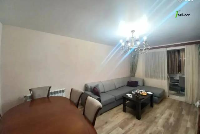 4 սենյականոց բնակարան Լեփսիուսի փողոցում, 90 ք.մ., նախավերջին հարկ, եվրովերանորոգված